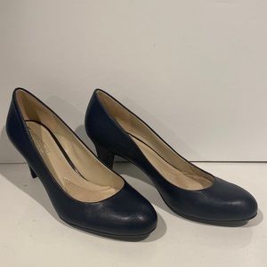 Naturalizer Oribel navy heels